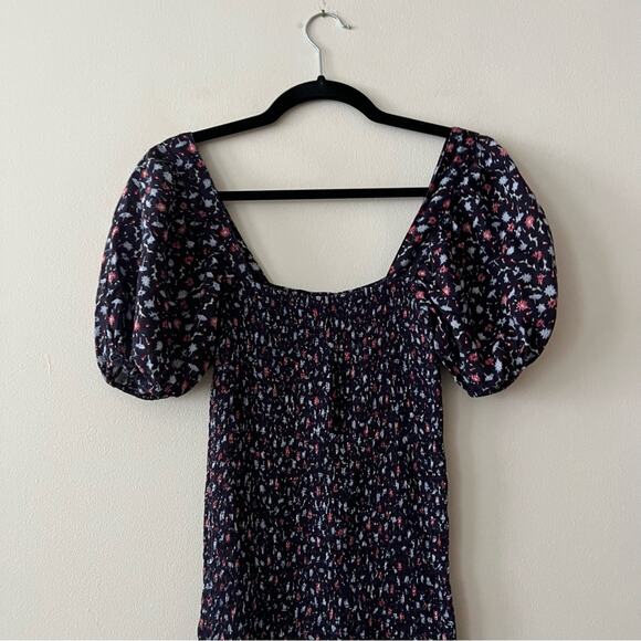 UO Carnation Floral Smocked Puff Sleeve Mini Dress - Picture 4 of 8